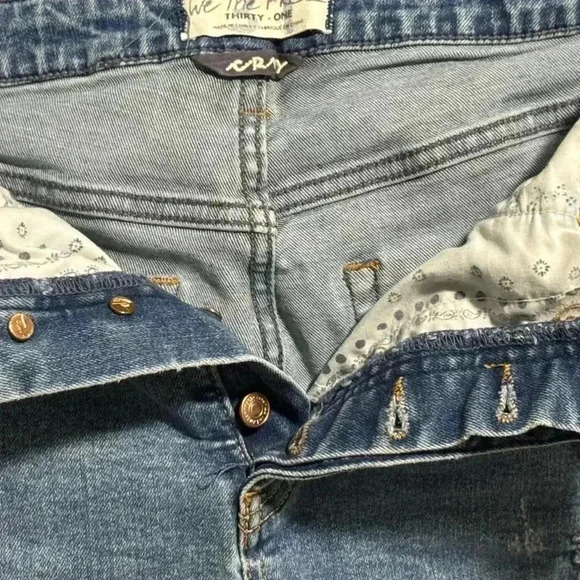 Free People We The Free Curvy High Waist Button Fly Cut Distressed Short… - Picture 4 of 5